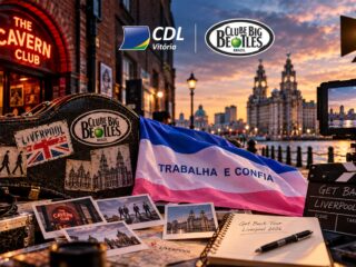 Arte com as marcas da CDL Vitória e do Clube Big Beatles diante do Cavern Club e do porto de Liverpool, com estojo de guitarra, bandeira do Espírito Santo, câmera de filmagem e claquete da Get Back Tour Liverpool 2026